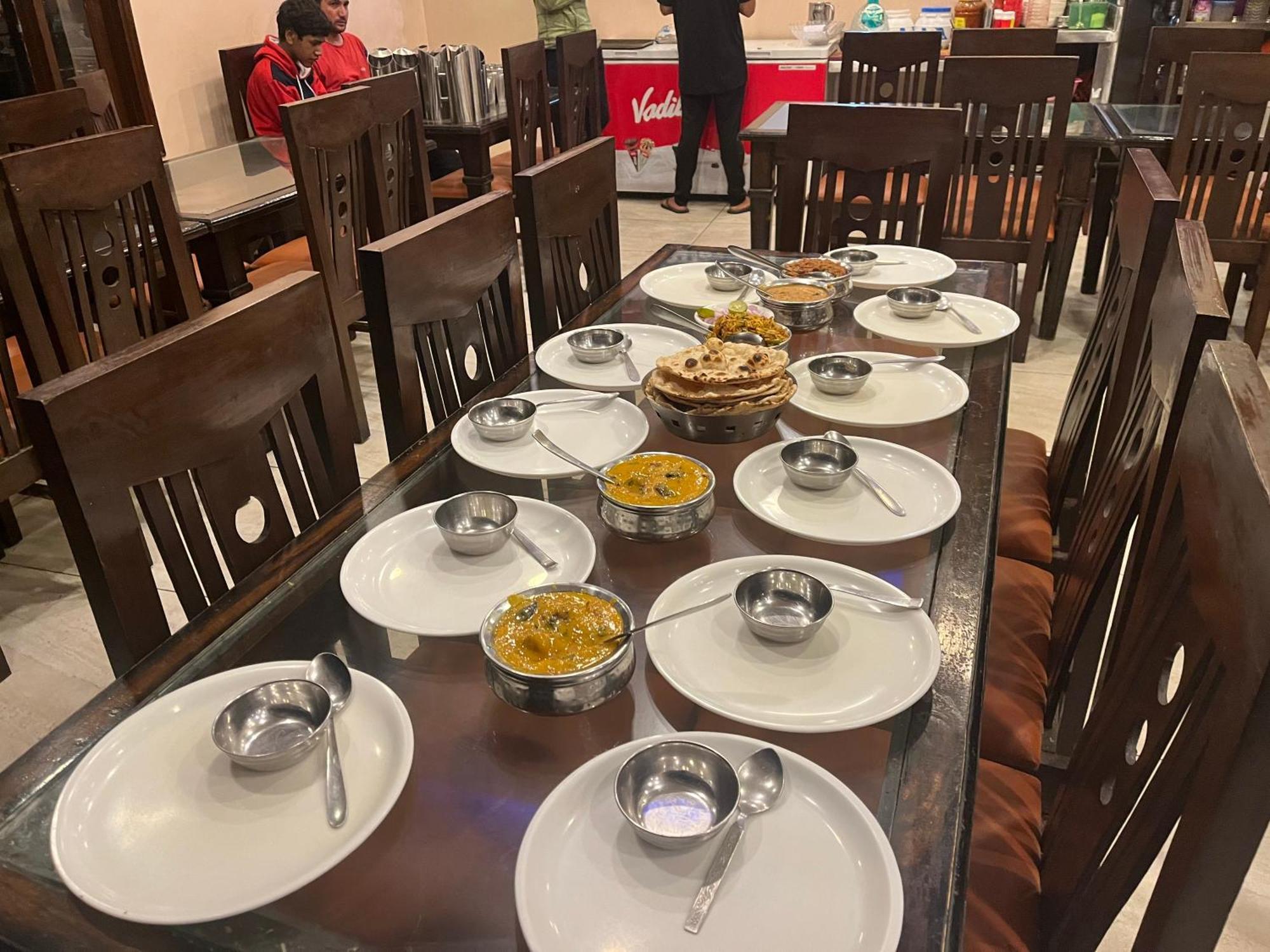 Rahul Hotel & Restaurant Mussoorie Buitenkant foto