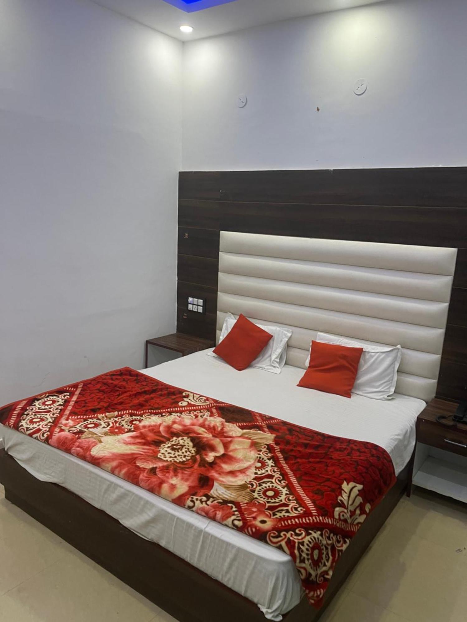 Rahul Hotel & Restaurant Mussoorie Buitenkant foto