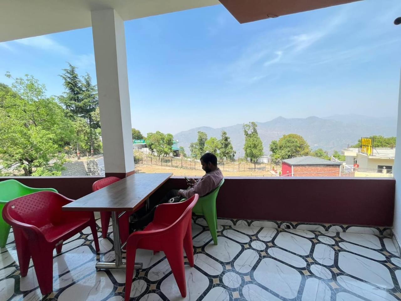 Rahul Hotel & Restaurant Mussoorie Buitenkant foto